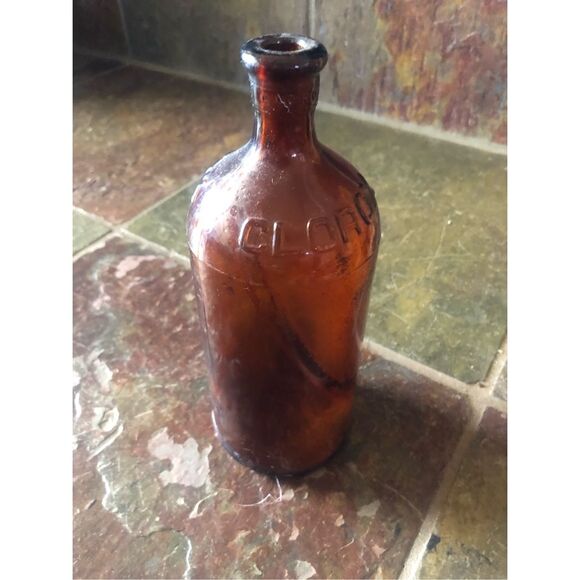 Vintage 1930s–1940s Amber Glass Clorox Pint Bottle with Embossed Diamond Logo - Picture 9 of 12